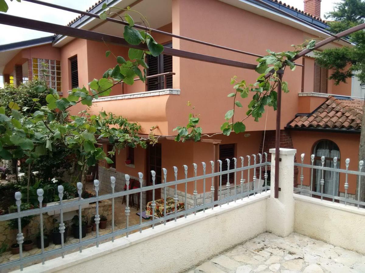 Apartments Mavero Banjole Exterior foto