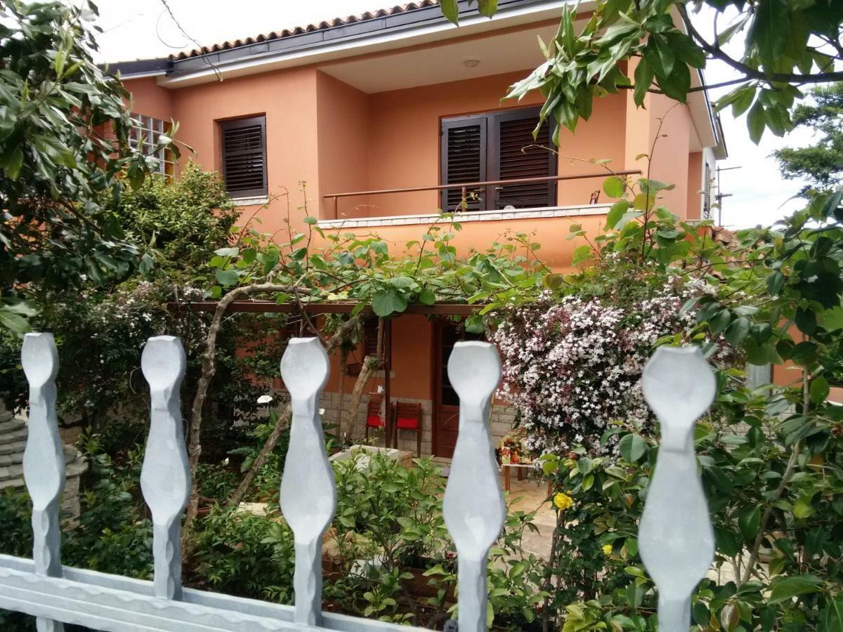 Apartments Mavero Banjole Exterior foto
